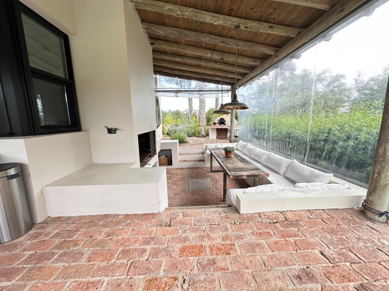 Casa amplia en venta y alquiler en el Quijote